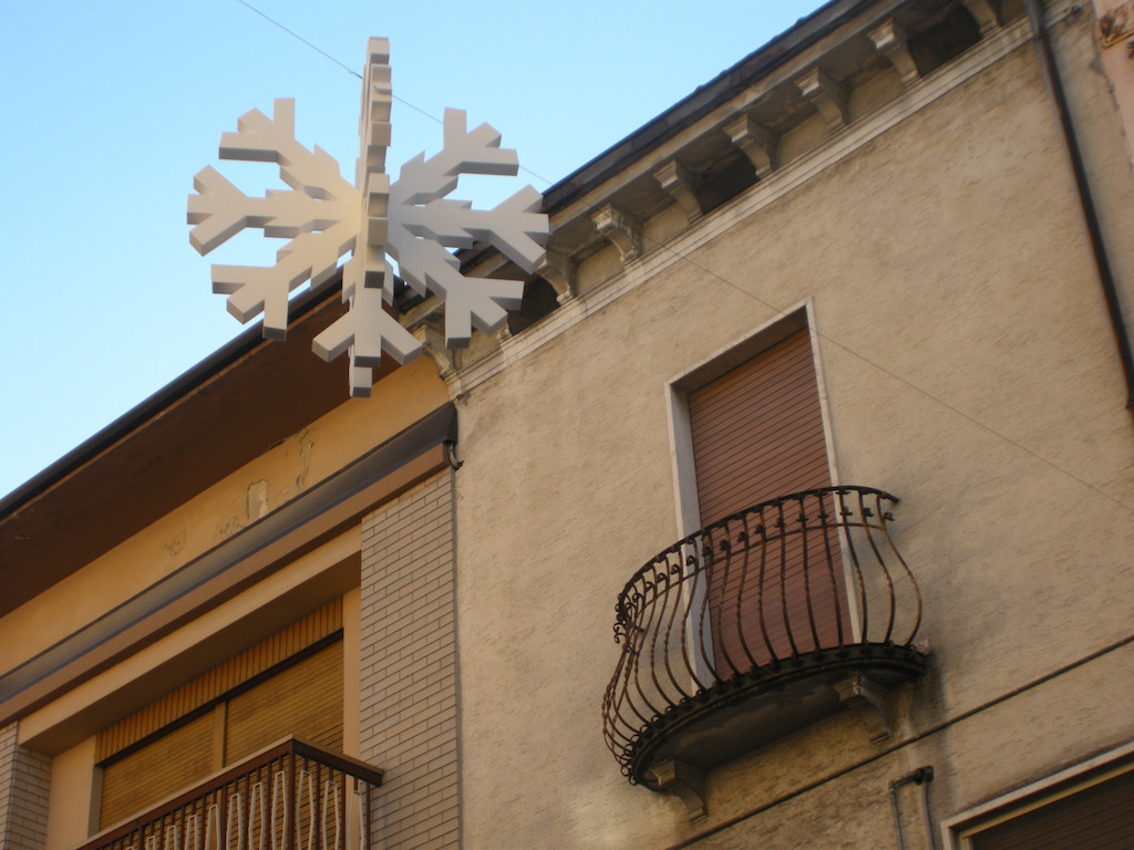 Avviso Pubblico Finalizzato all’indagine di mercato - Manifestazione Di Interesse per l’affidamento del Servizio di Noleggio, Installazione e successiva rimozione Luminarie per le Festivita’ Natalizie